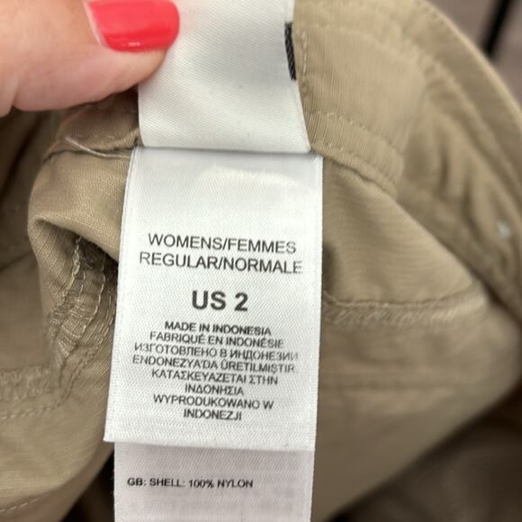 The North Face Khaki Cargo Straight Leg Pants Size 2 - Picture 7 of 8